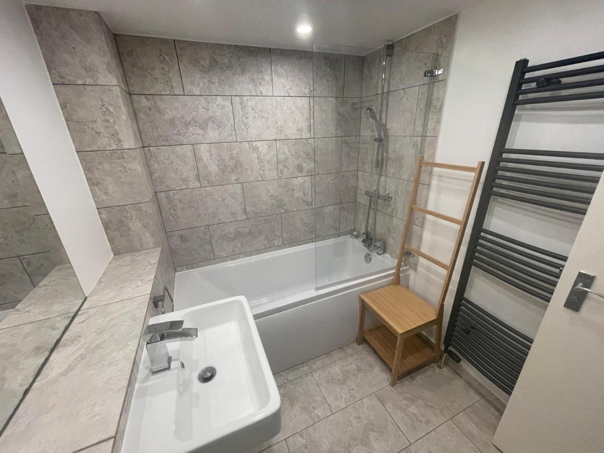 Tower Bridge King Bed En-suite With Parking & Balcony Appartement Londen