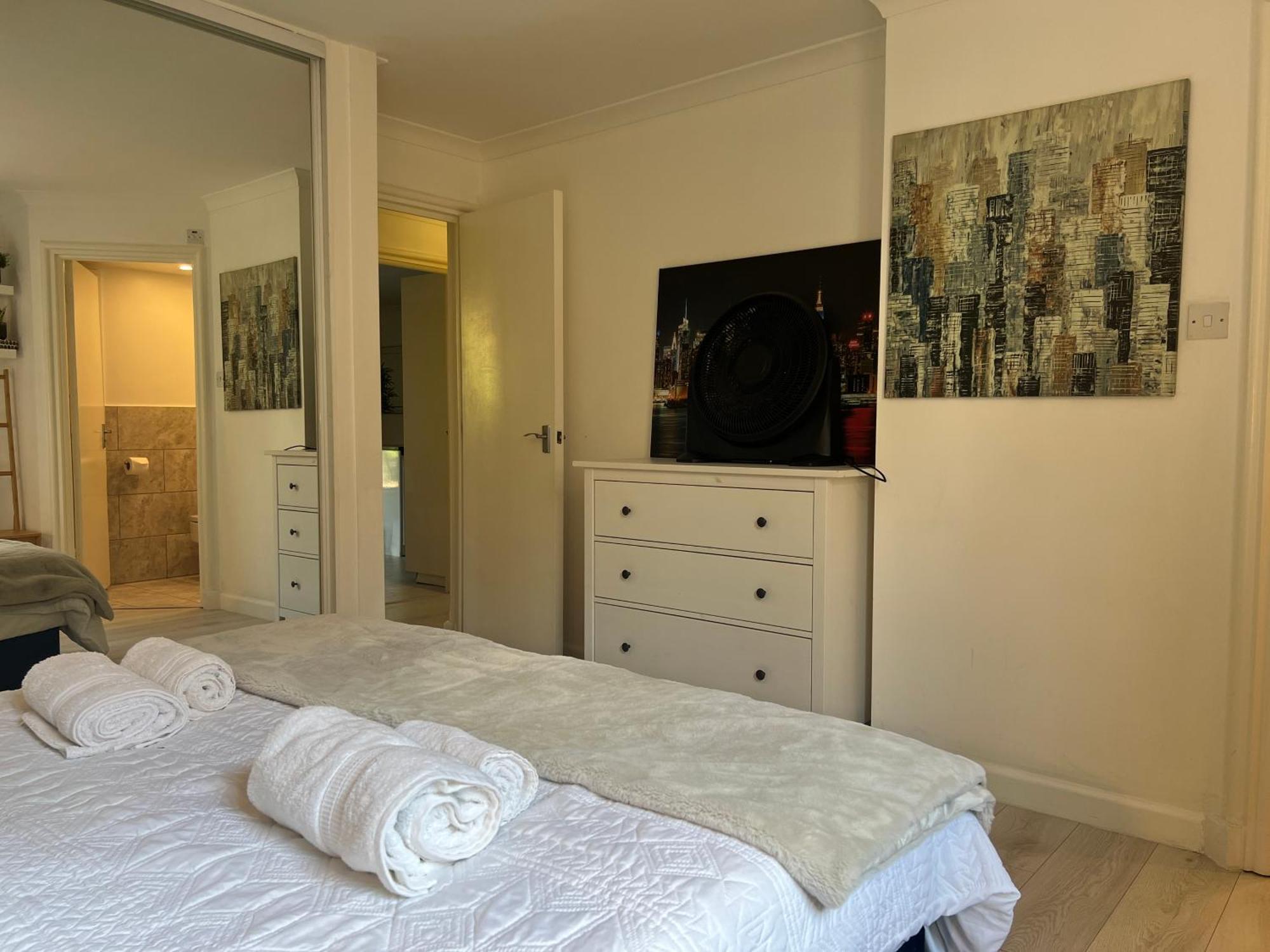 Tower Bridge King Bed En-suite With Parking & Balcony Appartement Londen